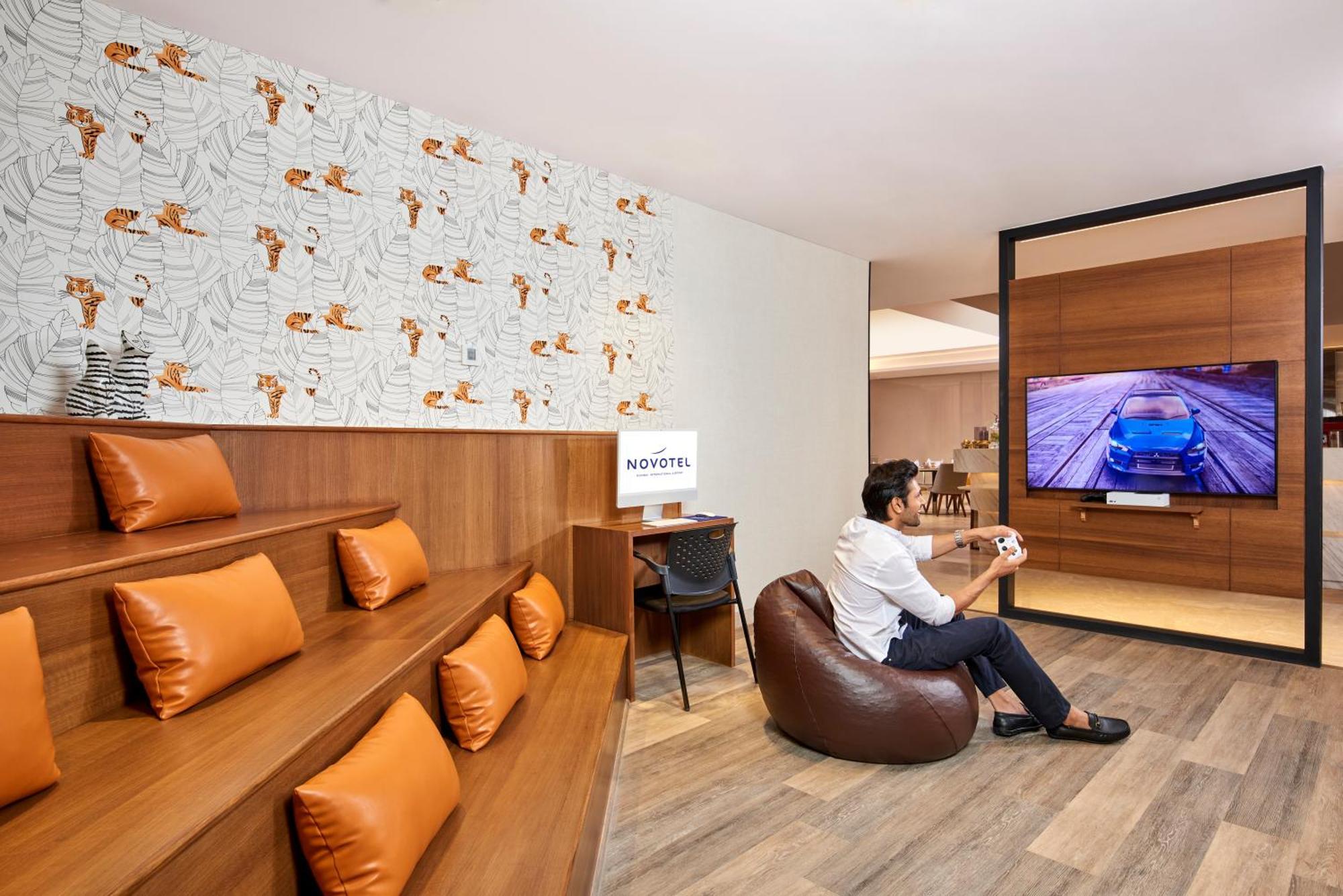 Hotel Novotel International Airport 5*
